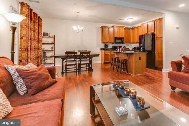 Building Photo - 861 Fawn Ln