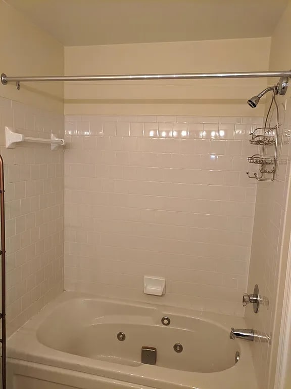 Building Photo - 152 English Run Cir