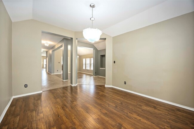 Building Photo - 2019 Shore Breeze Dr