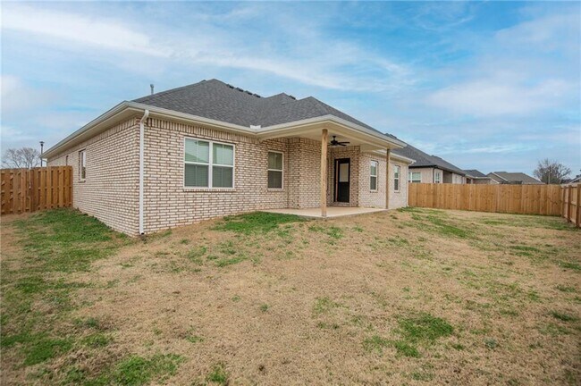 Building Photo - 949 Cook St