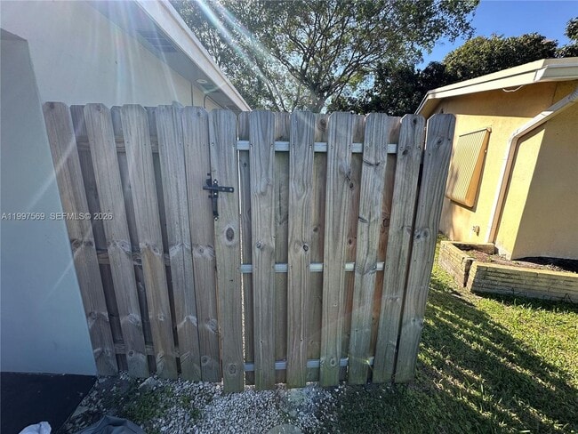 Building Photo - 214 S 57th Ave