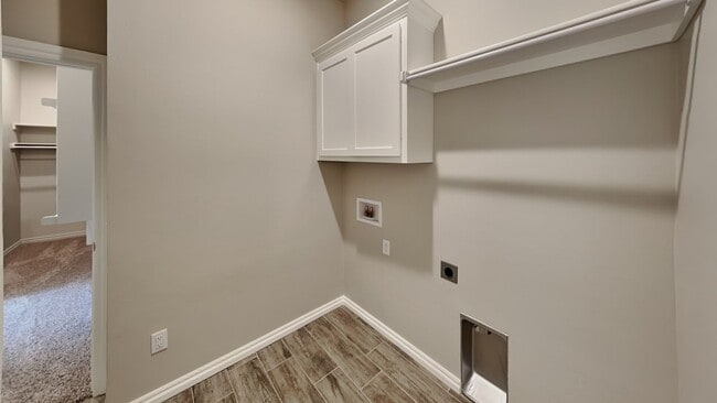 Building Photo - Luxury 4 Bedroom 2 Bathroom Home in Norman Schools (Cedar Lane Community) (Neighborhood Pool and ...