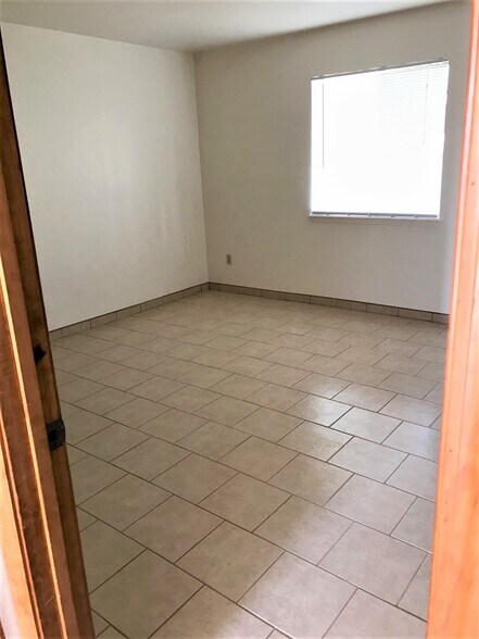 Building Photo - 2609 Dona Ana Rd