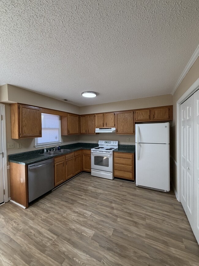 Building Photo - 2903 Cedar Creek Rd