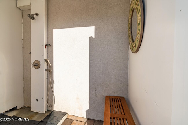 Building Photo - 2 Tradewinds Ln