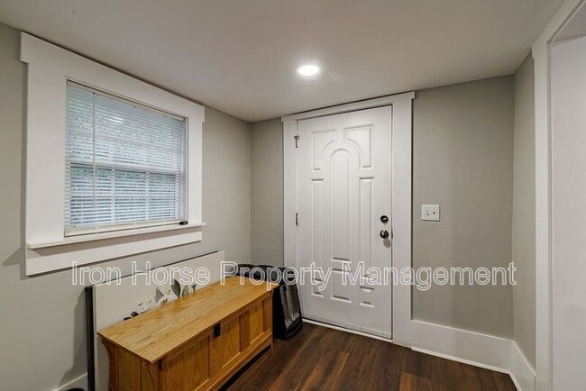 Building Photo - 1760 Old West Broad St