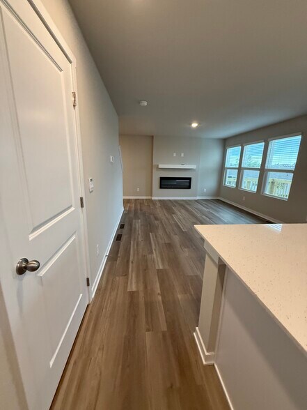 Building Photo - 7802 N 169th St