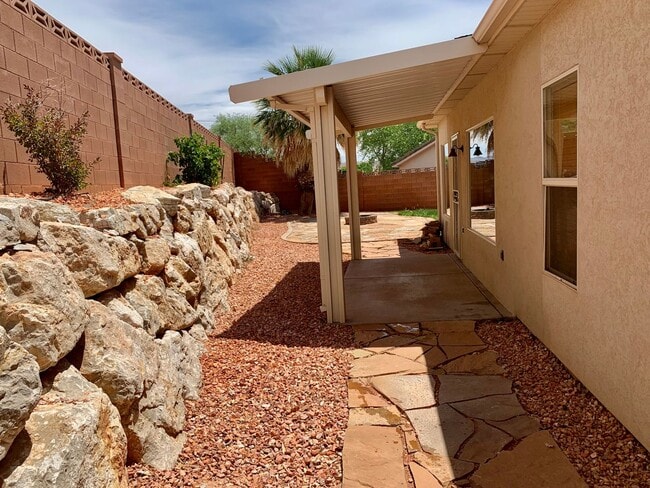 Building Photo - Pet-Friendly Four Bedroom Home with RV par...