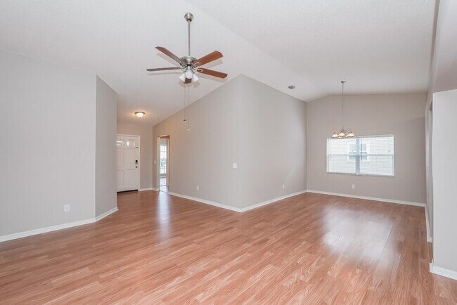 Building Photo - 1127 Hardwood Dr
