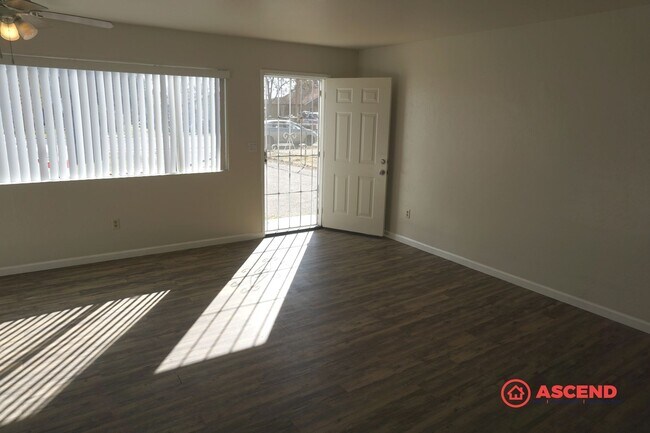 Building Photo - 326 Belle Ave