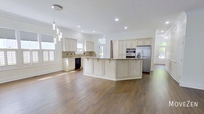 Building Photo - 17011 Hedgerow Park Rd