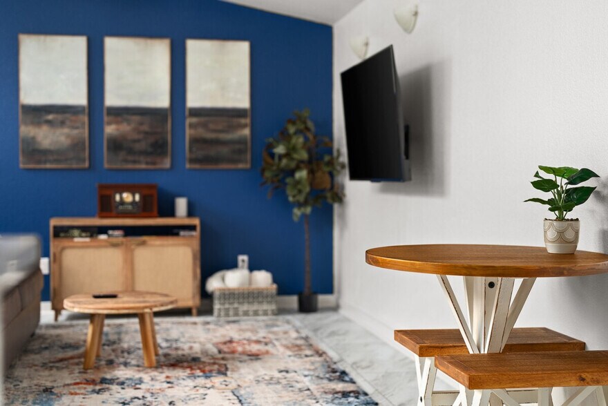 Primary Photo - 64 York Creek Rd