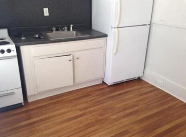 Building Photo - 319 North St