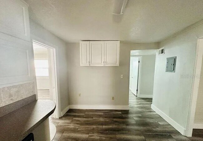 Building Photo - 319 Golf Blvd