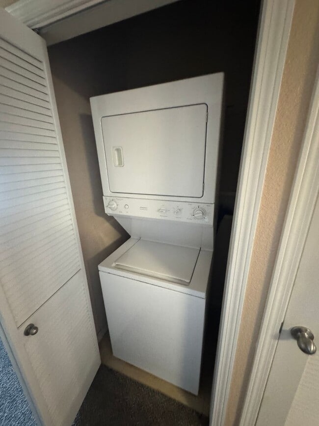 Building Photo - ***Gated community*** Spacious 2-bedroom, 2-bathroom condo in Antelope