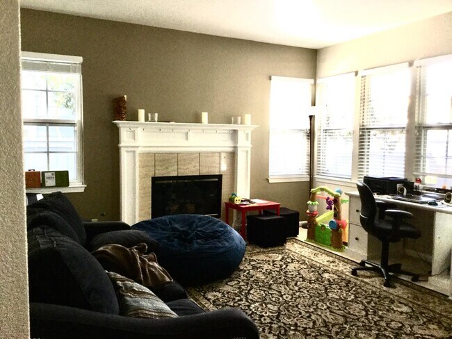 Building Photo - 6 Dockside Cir