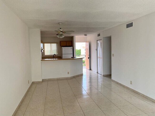 Building Photo - 8710 N Sherman Cir