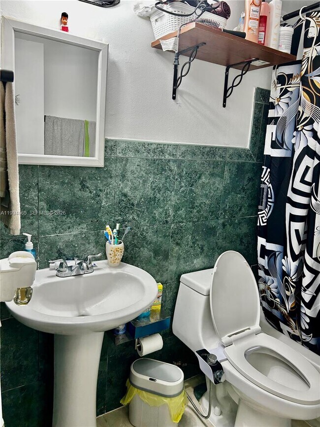 Building Photo - 2918 Funston St