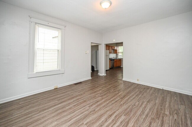 Building Photo - 2535 Vestry Ave