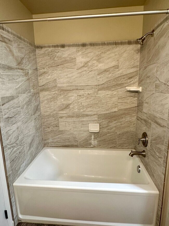 Building Photo - 259 Hodgson St