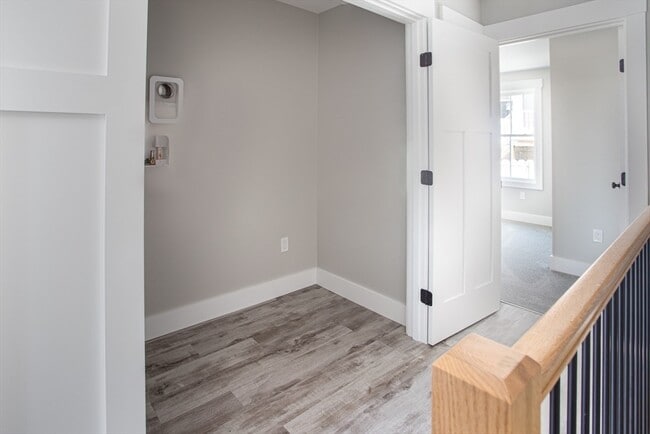 Building Photo - 351 Danforth St