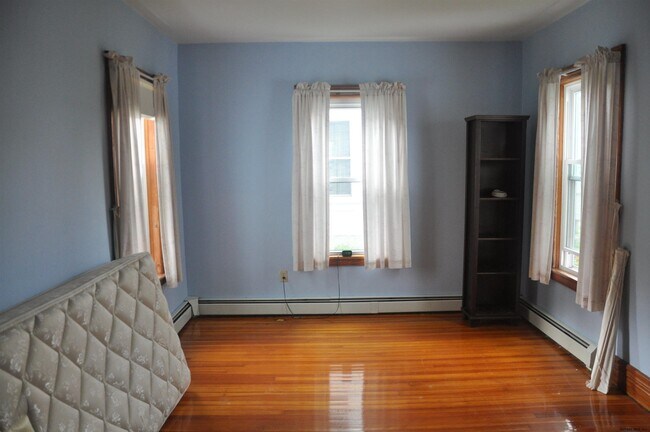 Building Photo - 23 S Main St