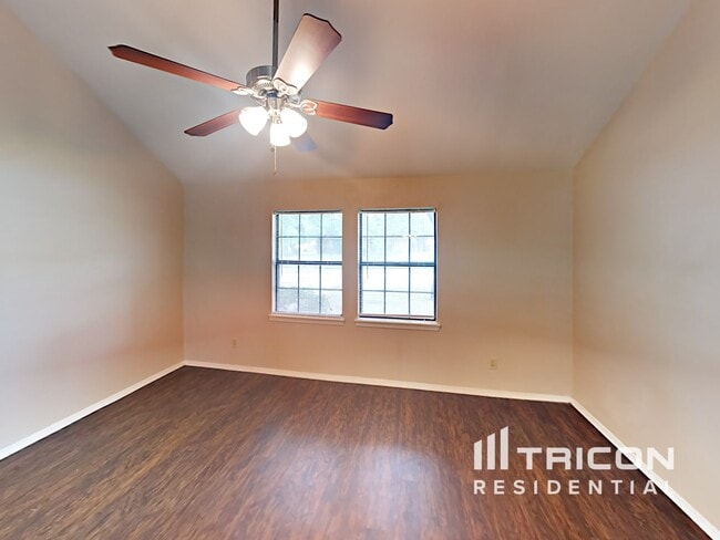 Building Photo - 1378 Southridge Dr
