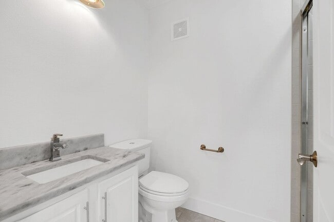 Building Photo - 1579 Chatfield Pl
