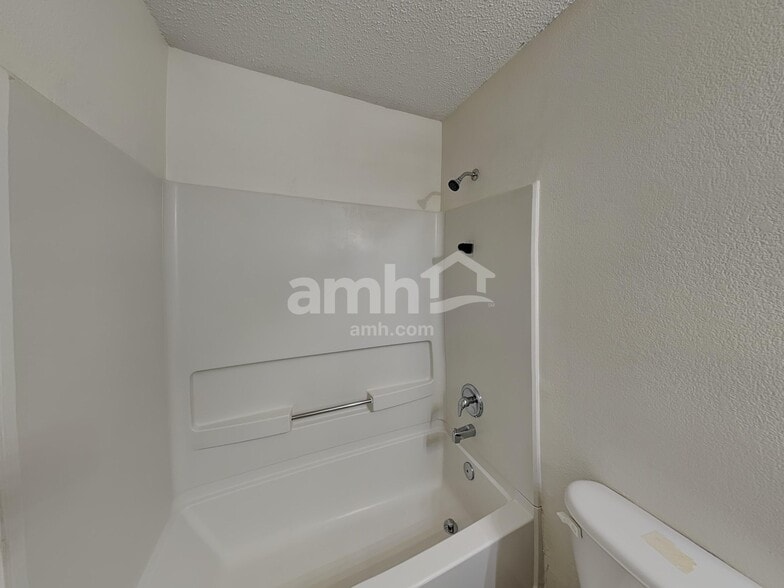 Building Photo - 4508 Merlot Dr