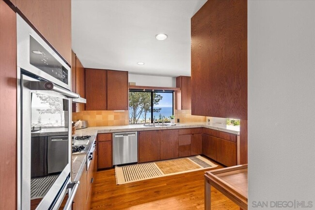 Building Photo - 8496 Westway Dr