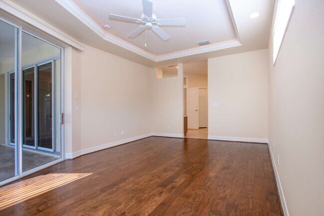 Building Photo - Rarely available executive home in The Ham...
