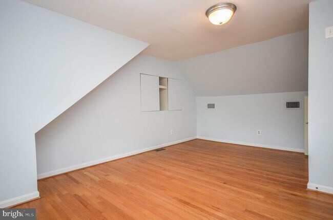 Building Photo - 7026 Elizabeth Dr