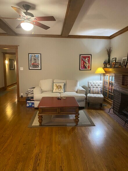 Living Room - 917 W Margate Ter