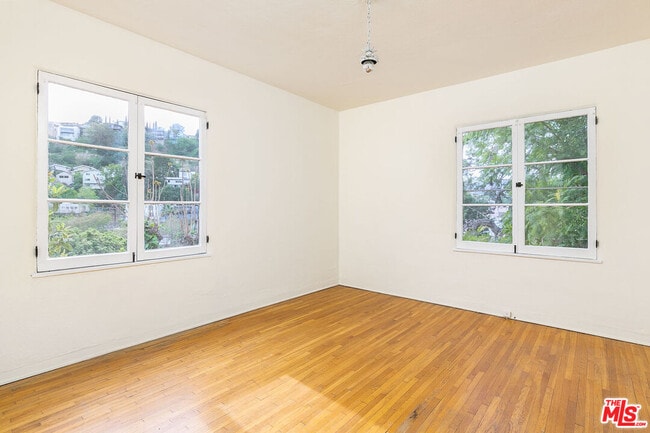 Building Photo - 2319 Meadow Valley Terrace