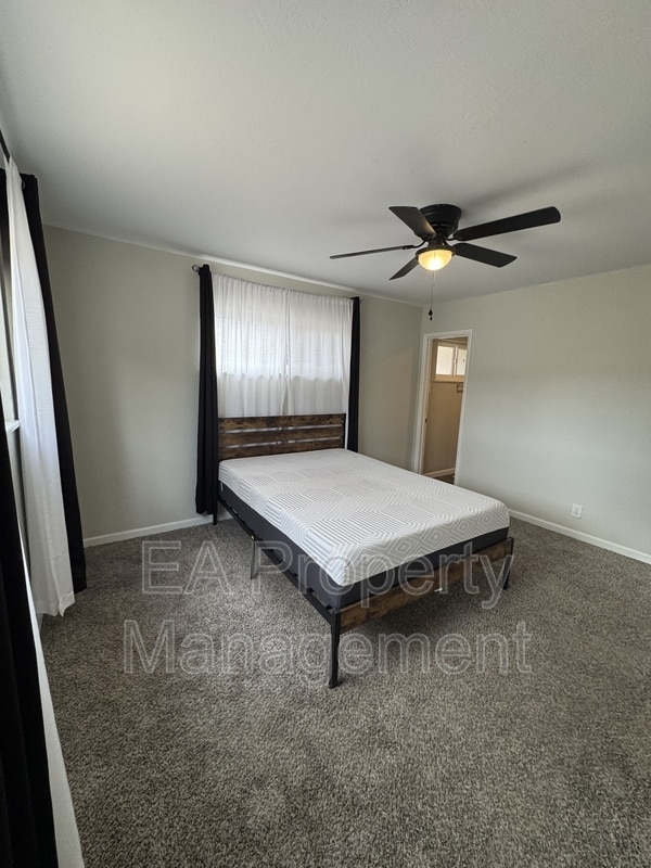 Building Photo - 1417 Dorothy St NE