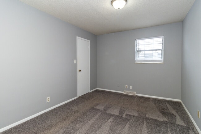Building Photo - 9157 Cedarpark Ln NW