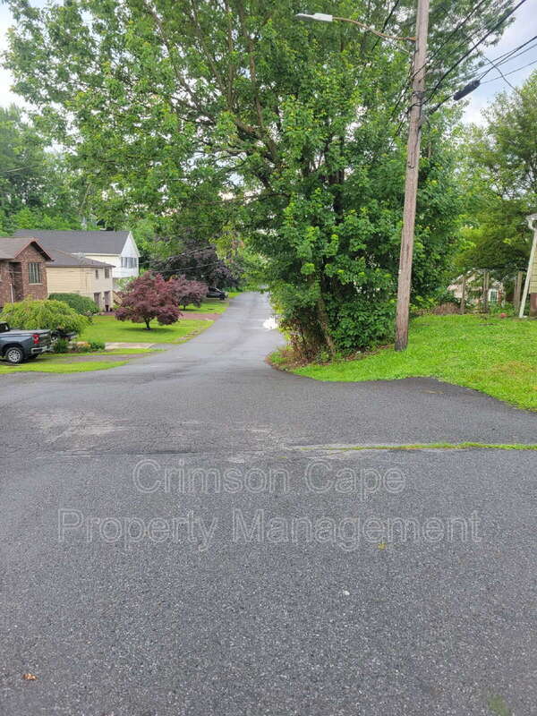 Building Photo - 1137 Grove St