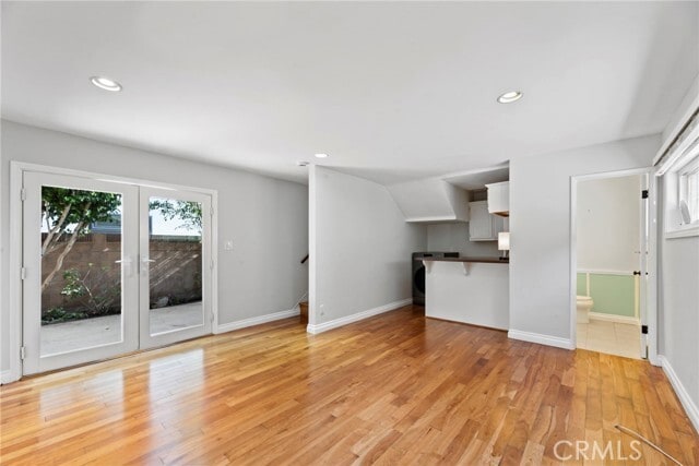 Building Photo - 2616 N Poinsettia Ave