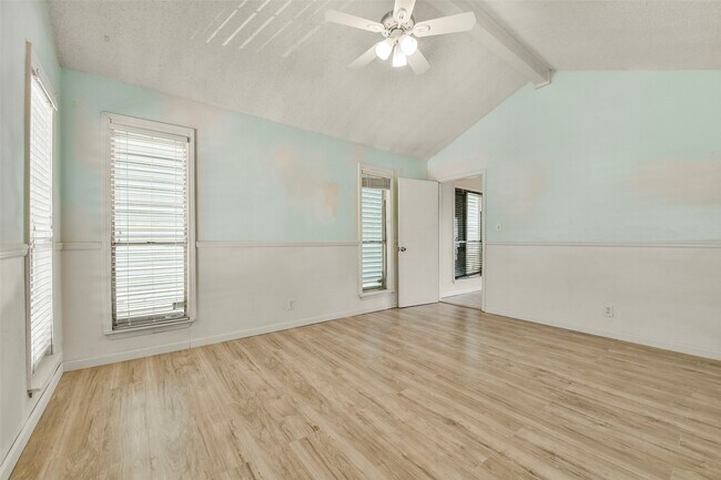 Building Photo - 1073 Redfish St