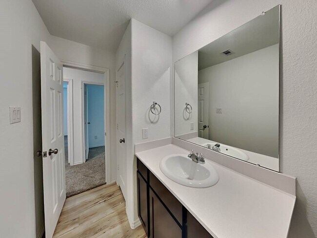 Building Photo - 24139 Mustang Run Dr