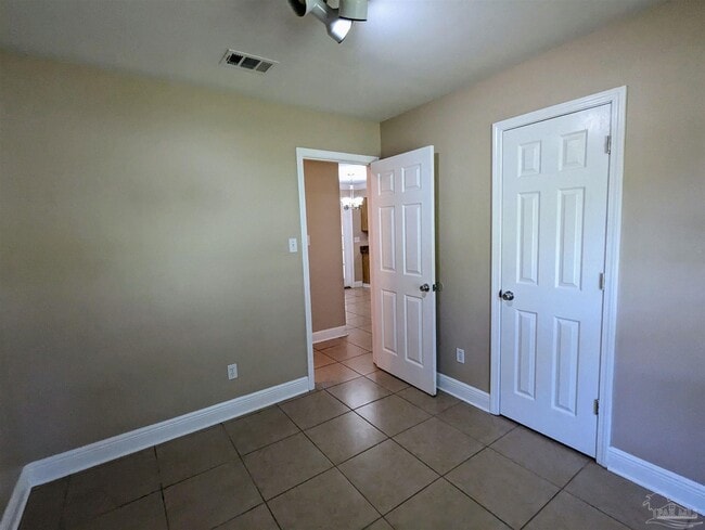Building Photo - 815 Brook Meadow Ln