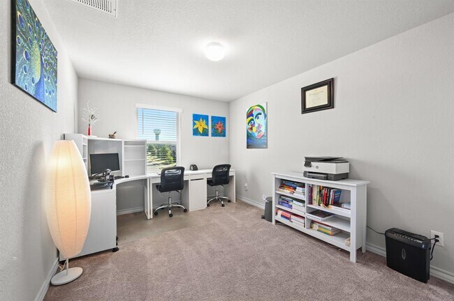 Building Photo - 294 Thornless Cir