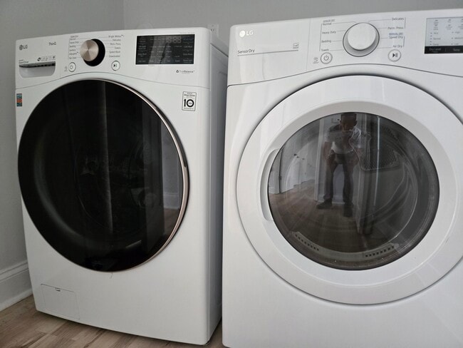 Building Photo - 917 S 11th St