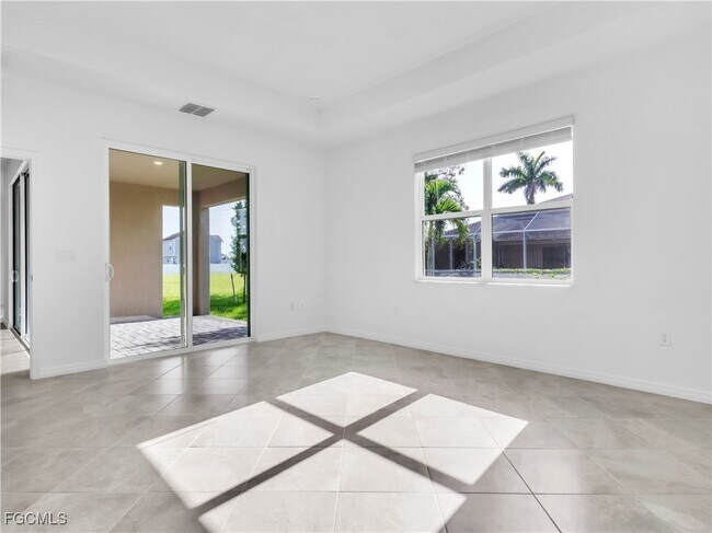 Building Photo - 4029 NW 37th Ave
