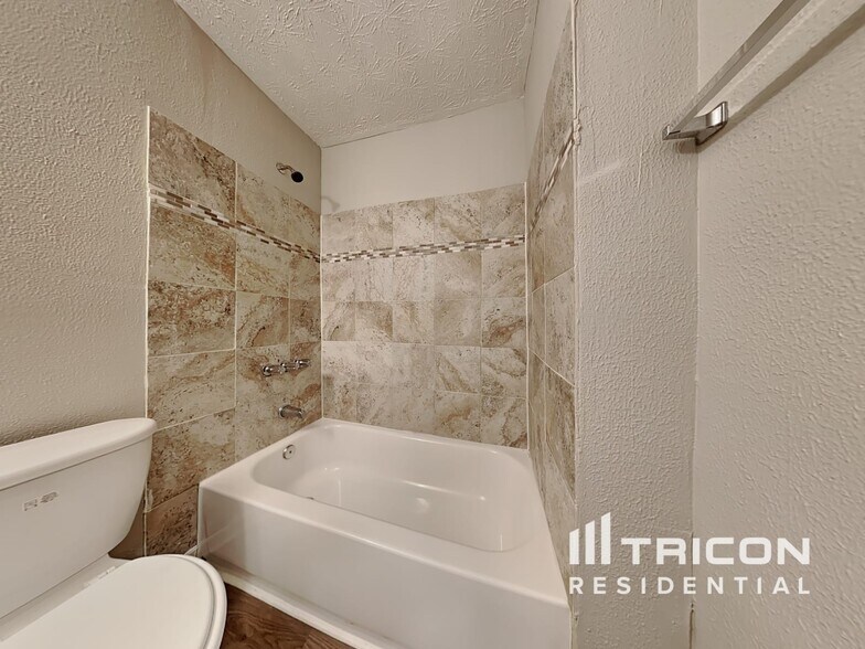 Building Photo - 530 Saddle Shoals Dr