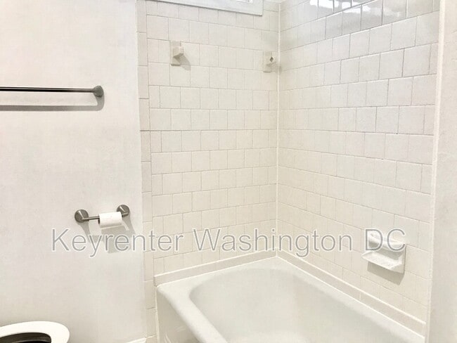 Building Photo - 107 P St NW