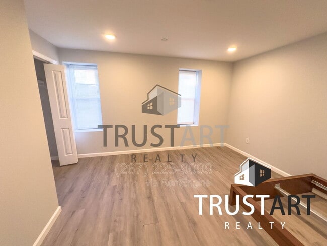 Building Photo - 2404 W Thompson St