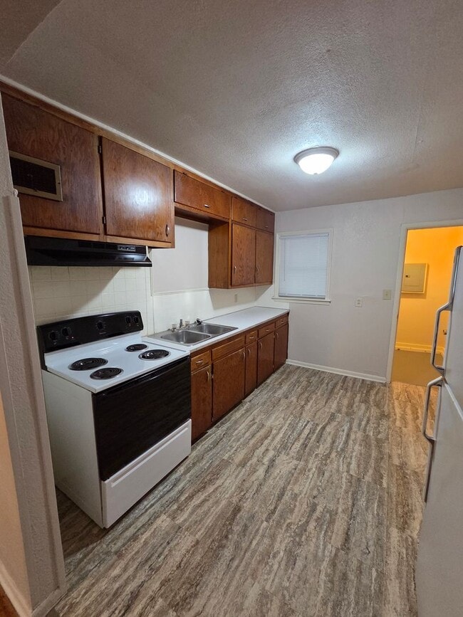 Building Photo - 2565 N Kansas St