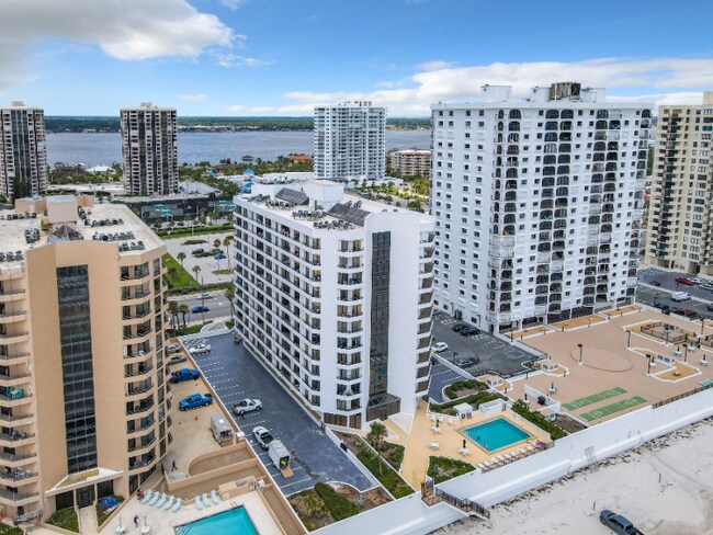 Building Photo - 3013 S Atlantic Ave