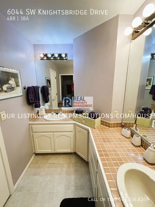 Building Photo - 6044 SW Knightsbridge Dr